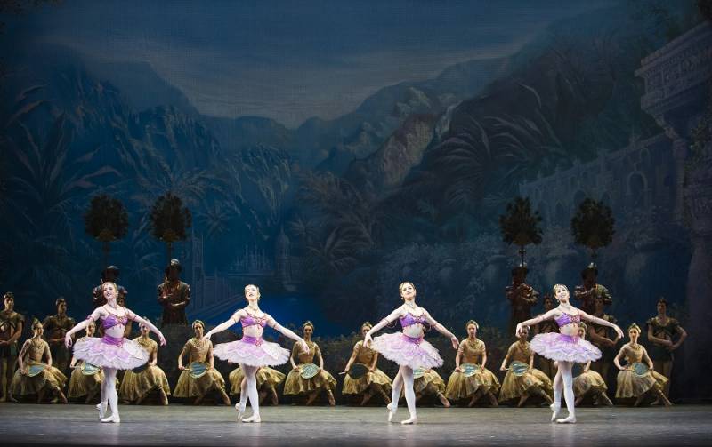 La Bayadère. Artists of The Royal Ballet. © ROH, Tristram Kenton, 2013
